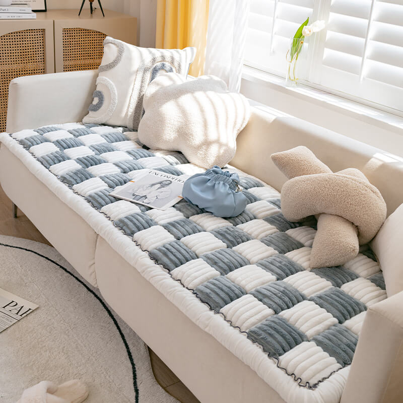 Pebble Checkerboard Plush Dog Blanket — Grey/White