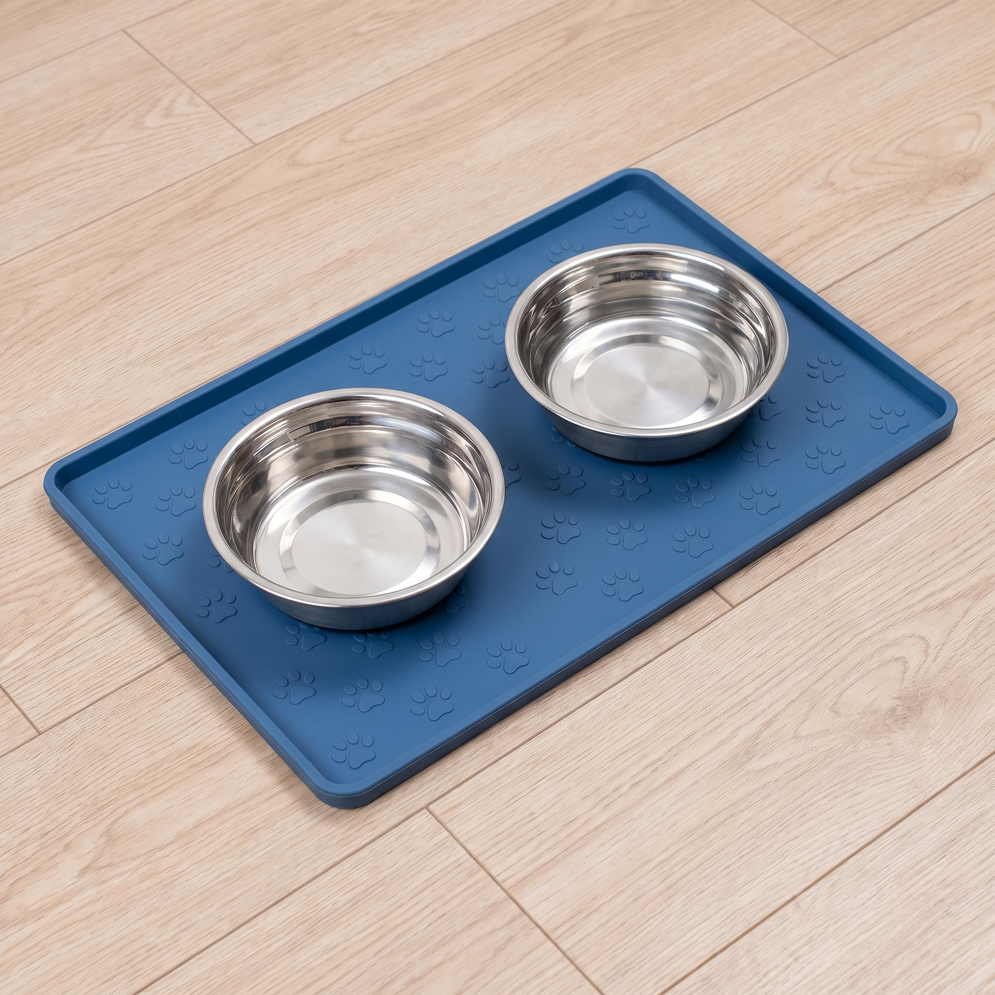 Nosh silicone dog feeding mat in blue with two bowls
