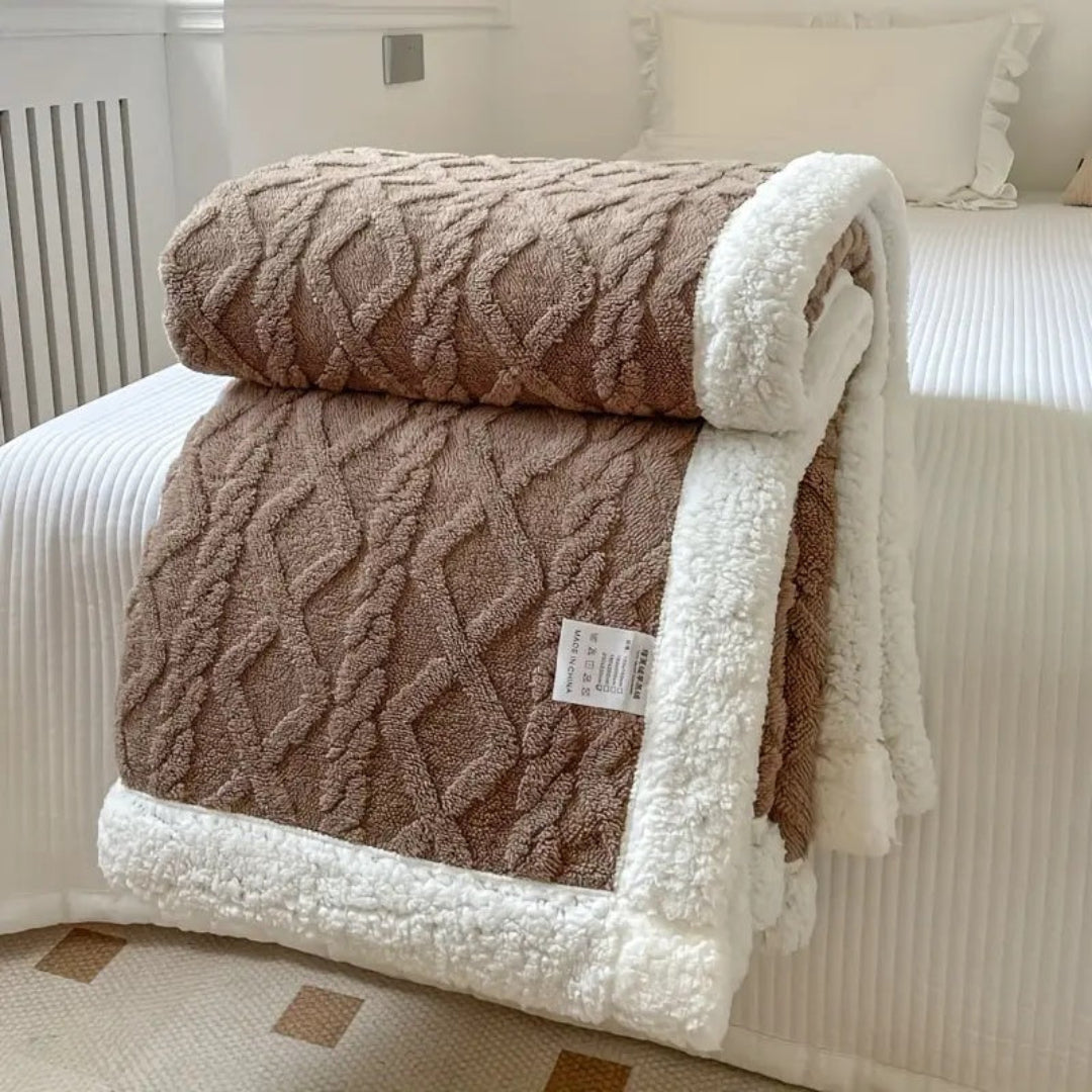Sunday Reversible Sherpa Throw – Espresso