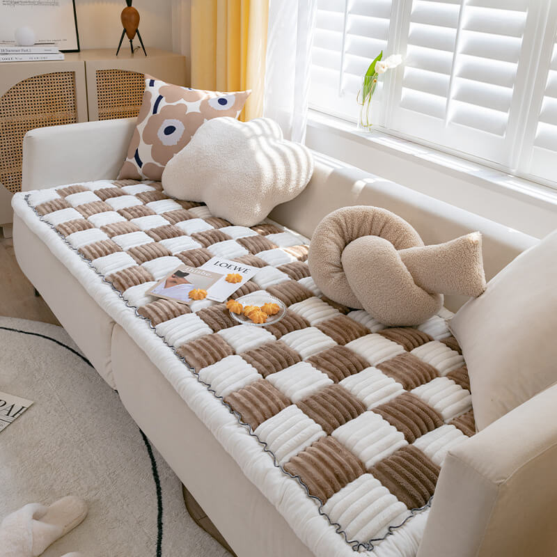Pebble Checkerboard Plush Dog Blanket — Brown/White