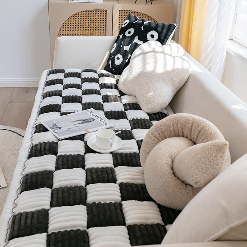 Pebble Checkerboard Plush Dog Blanket — Black/White