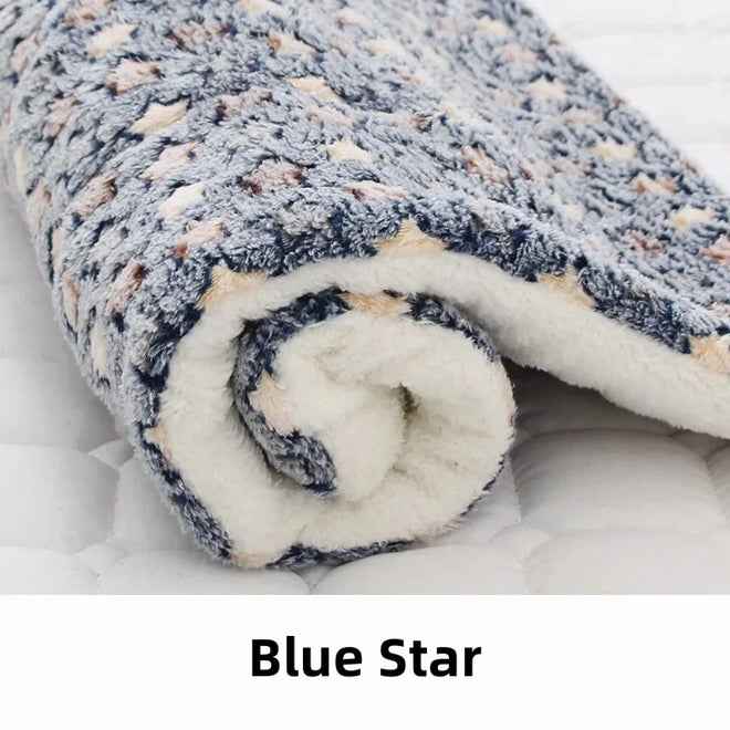 Doze plush dog bed mat in Blue Star print