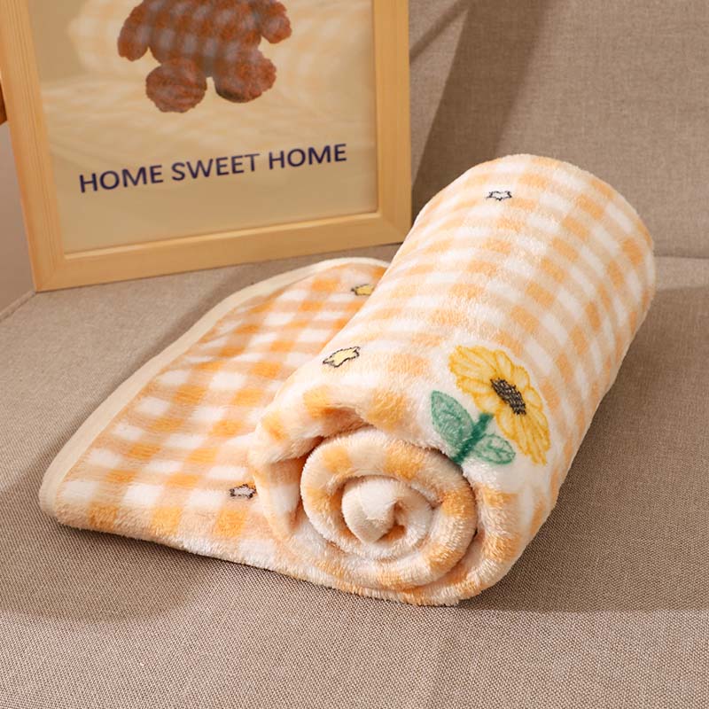 Clover Soft Flannel Dog Blanket — Sunflower