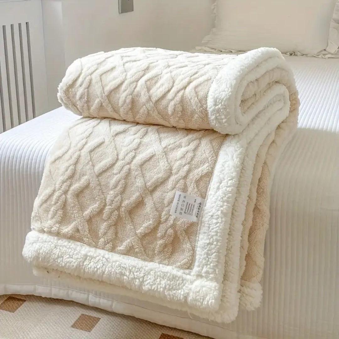 Sunday Reversible Sherpa Throw – Creamy White
